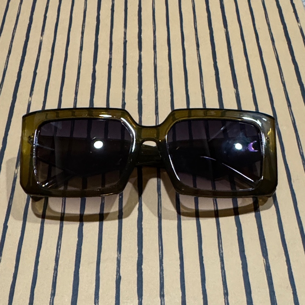 Oversized square frame sunglasses